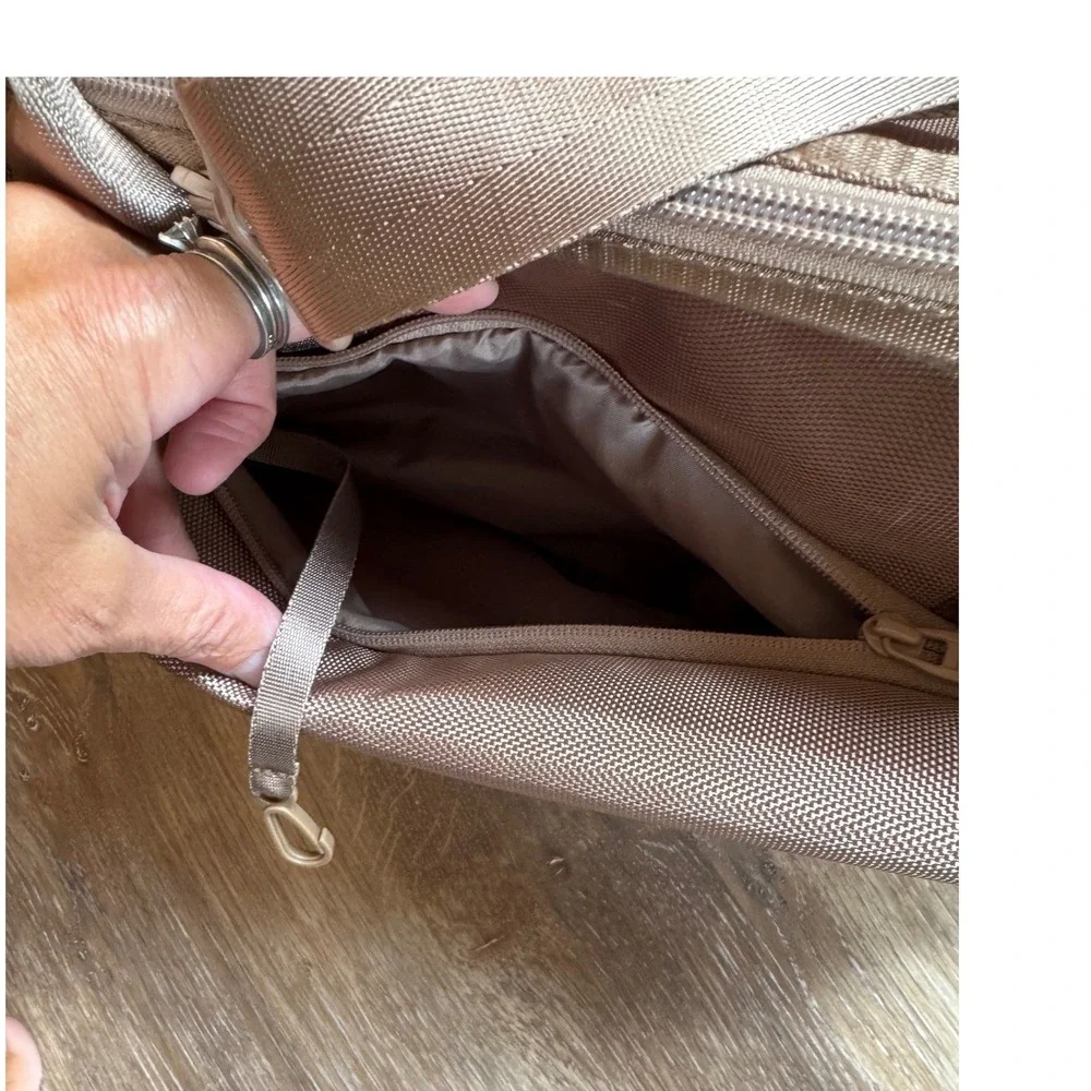 SwissGear Weekender Travel Tote Bag with Shoe Compartment Tan - Carmel NEW